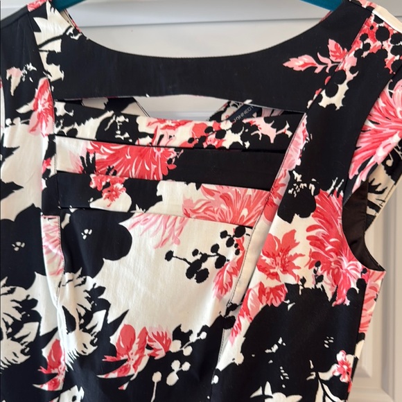 French Connection Floral Black and Pink Dress. Size 4 - Picture 2 of 7